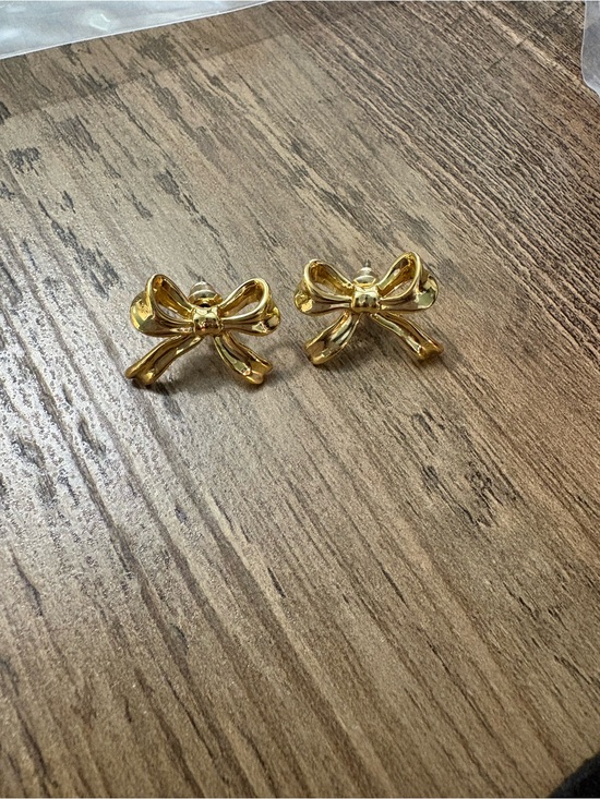 Source Unknown Jewelry - Gold bow stud earrings NWOT